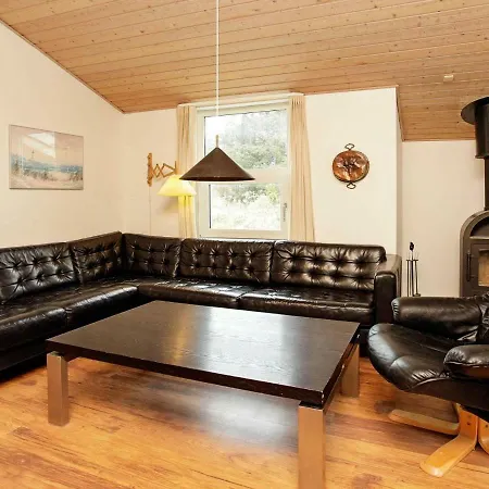 Five-bedroom Holiday In Lokken 4 *