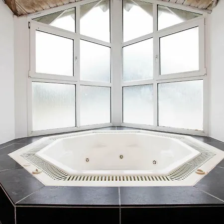 Five-bedroom Holiday In Lokken 4 Lønstrup