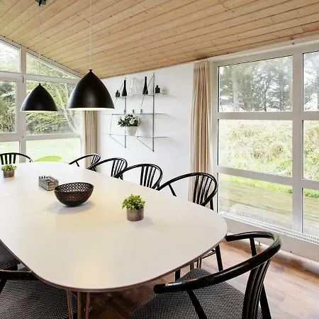 Five-bedroom Holiday In Lokken 4 *