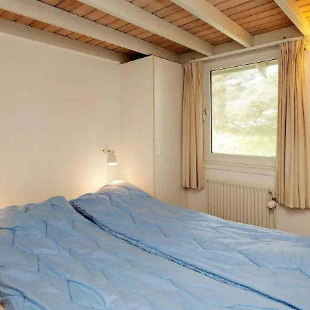 Five-bedroom Holiday In Lokken 4