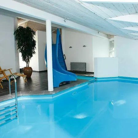 Prázdninový dům Five-bedroom Holiday In Lokken 4